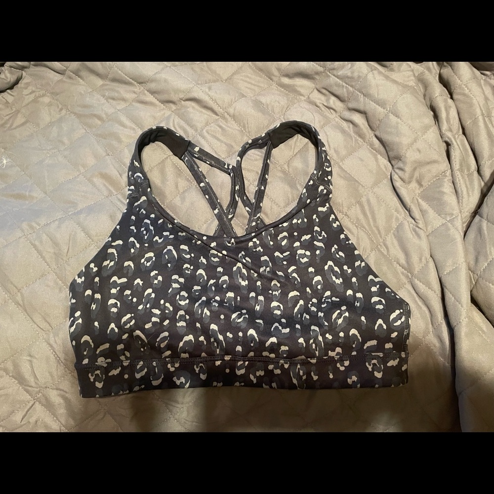 Old Navy Leopard print strappy back sports bra